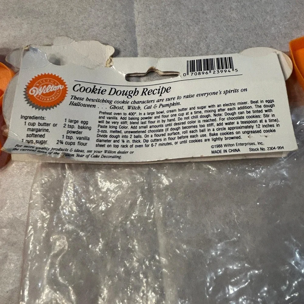 Vintage‎ 80s Wilton Halloween Cookie Cutters Set w/ Recipe Card Unused